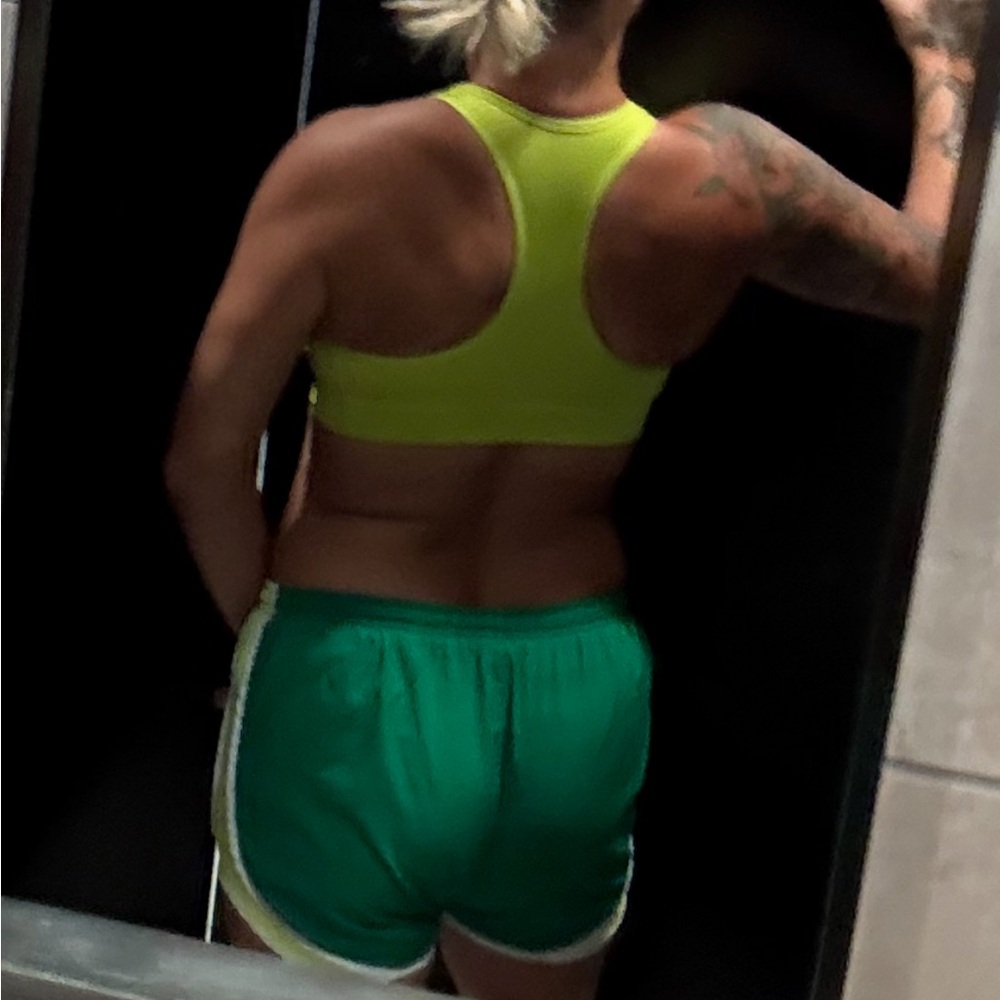 Well Worn Nike Workout Set 💚💛💚